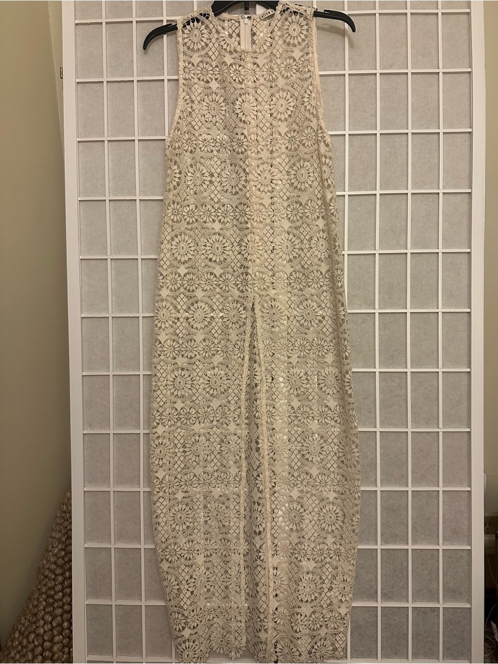 Alice + Olivia Cream Lace Tunic